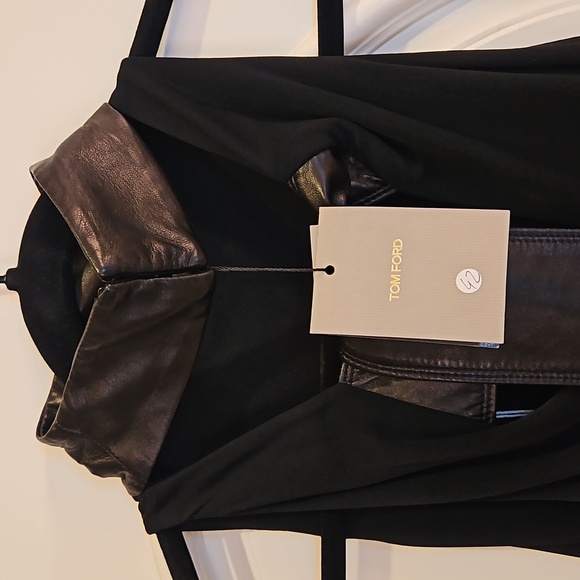 TOM FORD black top with leather bow - Picture 7 of 9